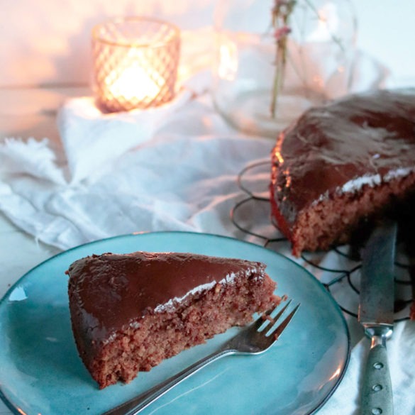 Rezept saftiger Schokoladen-Nusskuchen - Naschen mit der Erdbeerqueen