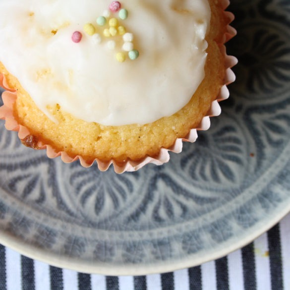 Rezept einfache Beeren Muffins mit Kokos und Streuseln