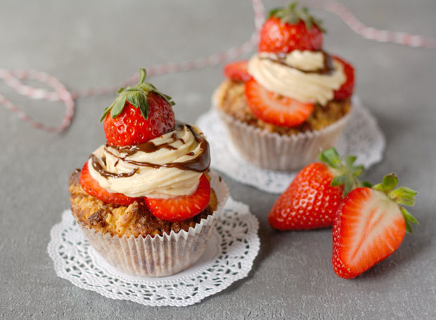 Rezept für Erdnussbutter Cupcakes mit Erdbeeren und Schokolade