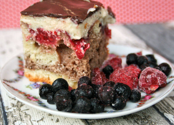 Donauwelle Rezept mit Blaubeeren und Buttercreme für eine Springform