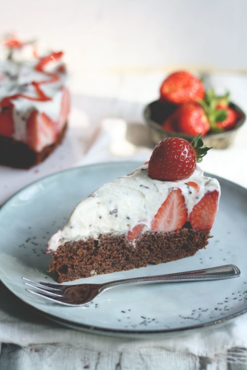 Erdbeerkuchen Mit Quark Sahne Und Schokoboden