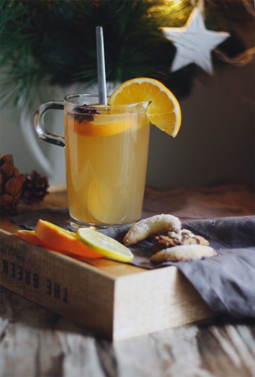 Weißer Glühwein: Rezept für selbst gemachten Glühwein wie beim Weihnachtsmarkt. Weißer Glühwein selber machen. Ganz einfaches Rezept.