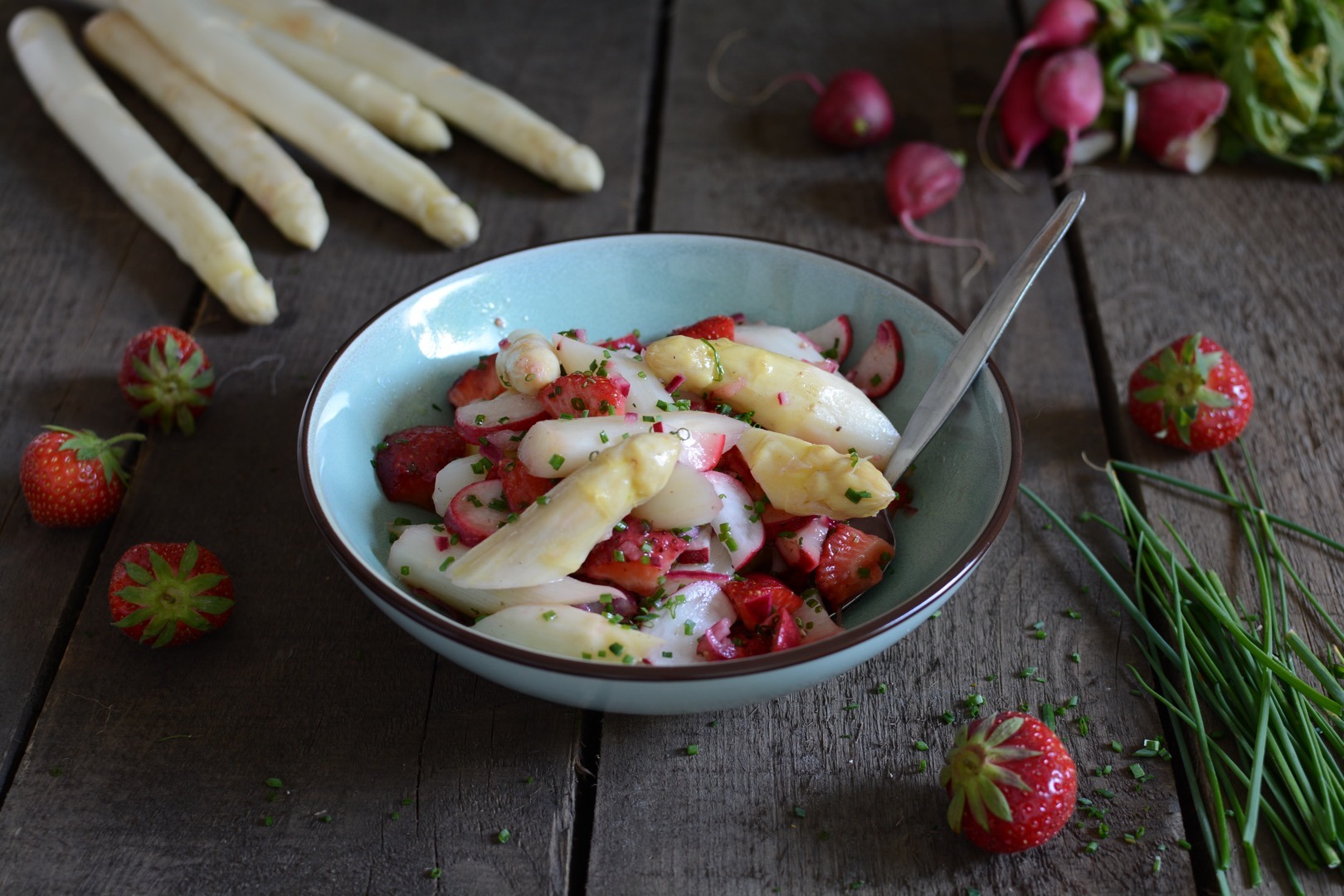 Spargelsalat mit Erdbeeren Rezept Spargel und Erdbeeren ...