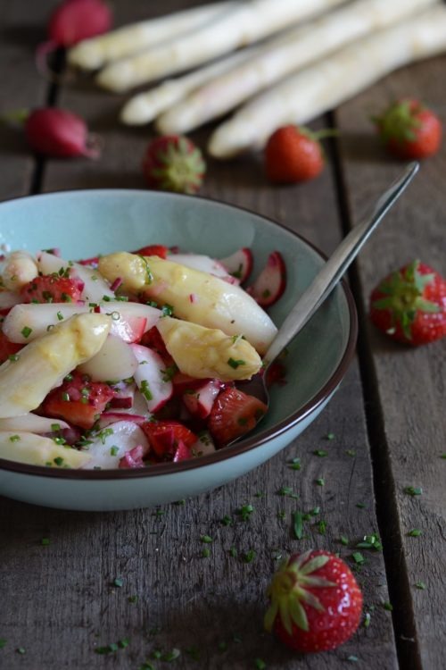 Spargelsalat mit Erdbeeren Rezept Spargel und Erdbeeren