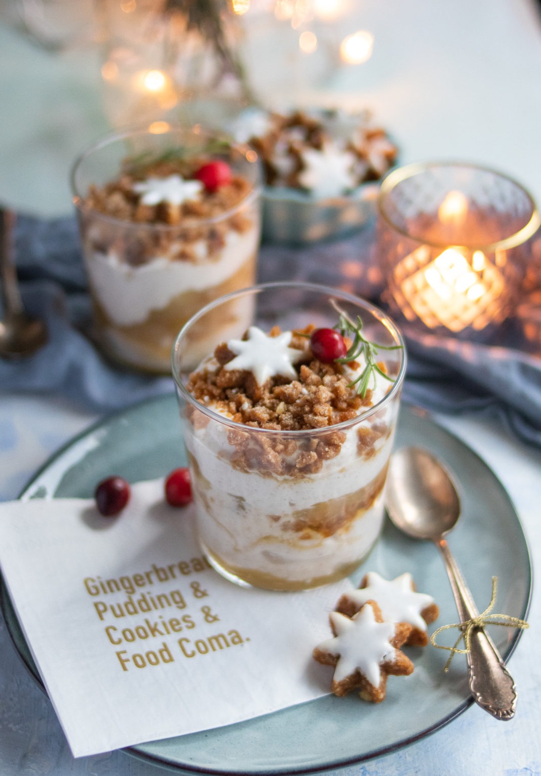 Rezept Weihnachtsdessert im Glas mit Joghurt-Sahne, Zimtsternen und ...