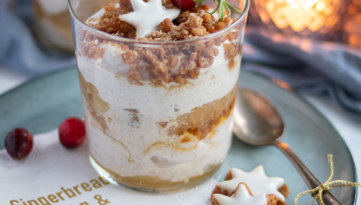 Zimtdessert mit Apfelkompott Weihnachtsdessert im Glas