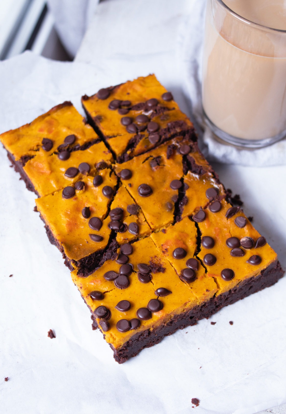 Kürbisbrownies Saftiger Kürbiskuchen vom Blech 3 Rezept Kürbiskuchen vom Blech. Saftige Kürbisbrownies mit Zimt