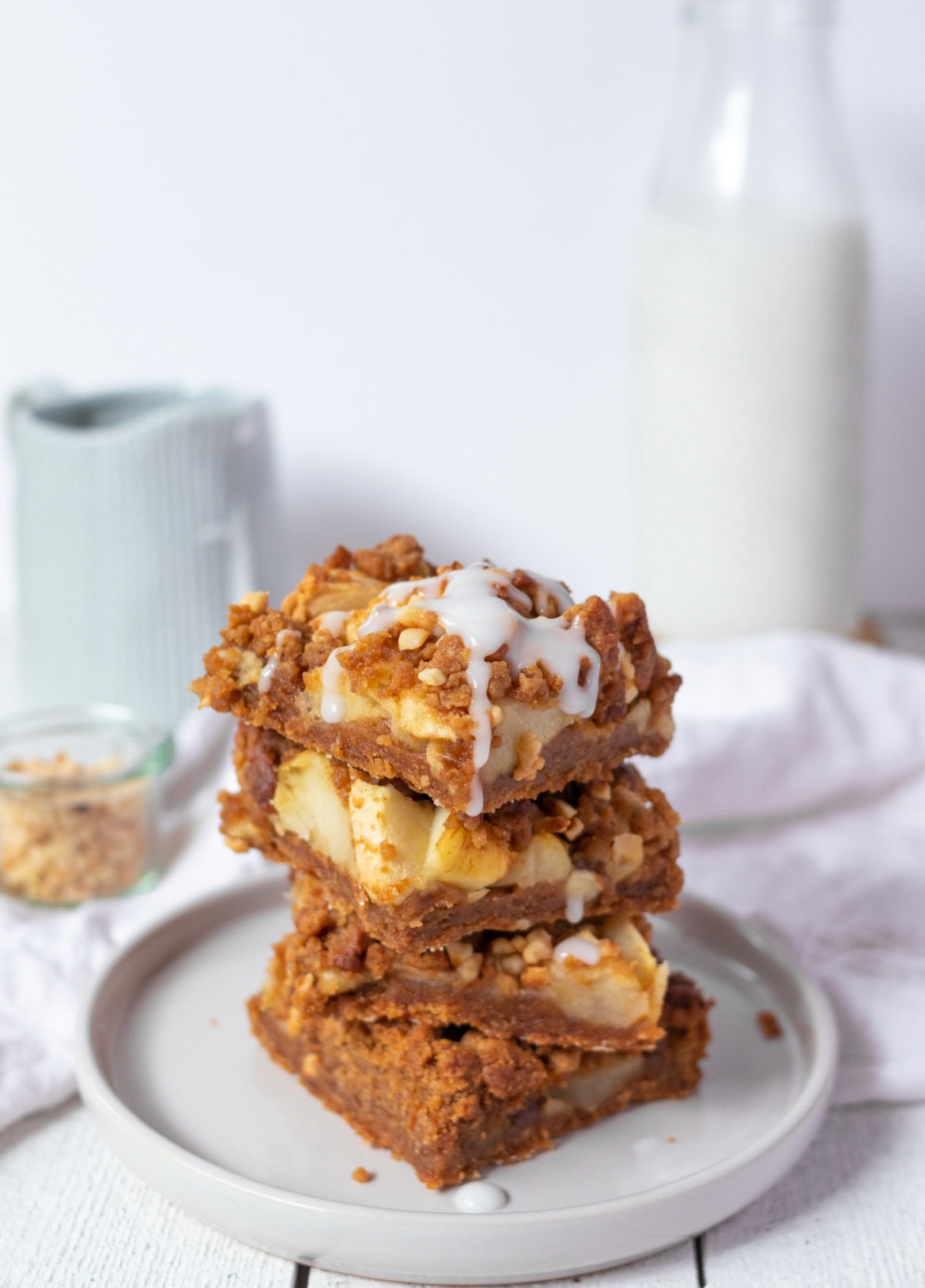 Apfelkuchen mit Streuseln vom Blech 21 Apfelkuchen mit Streuseln vom Blech einfaches Rezept. Streusel als Boden und als Streusel.