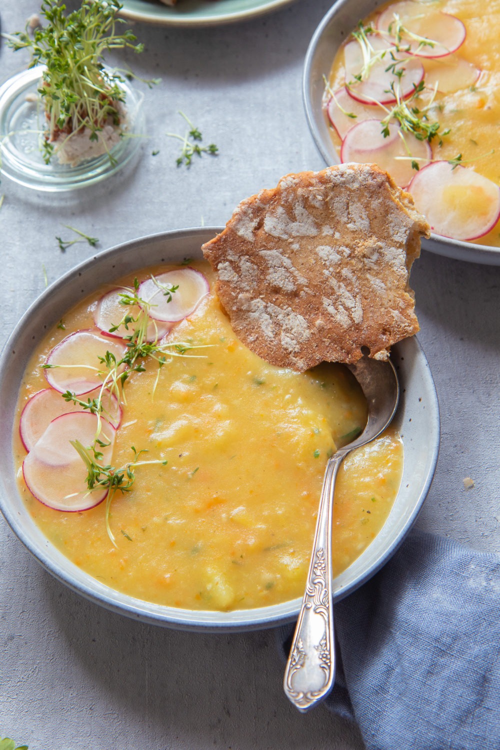 Einfache Kartoffelsuppe kochen. Grundrezept für Kartoffelsuppe vegan oder vegetarisch.